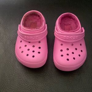 Toddler Pink Fleece Lined Crocs, Sz. 7c